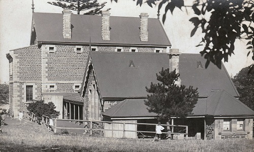 Kiama Public School c.1920s.jpg