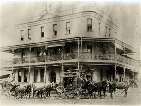 Torys Hotel Coach to Bombo Railway Terminus 1890